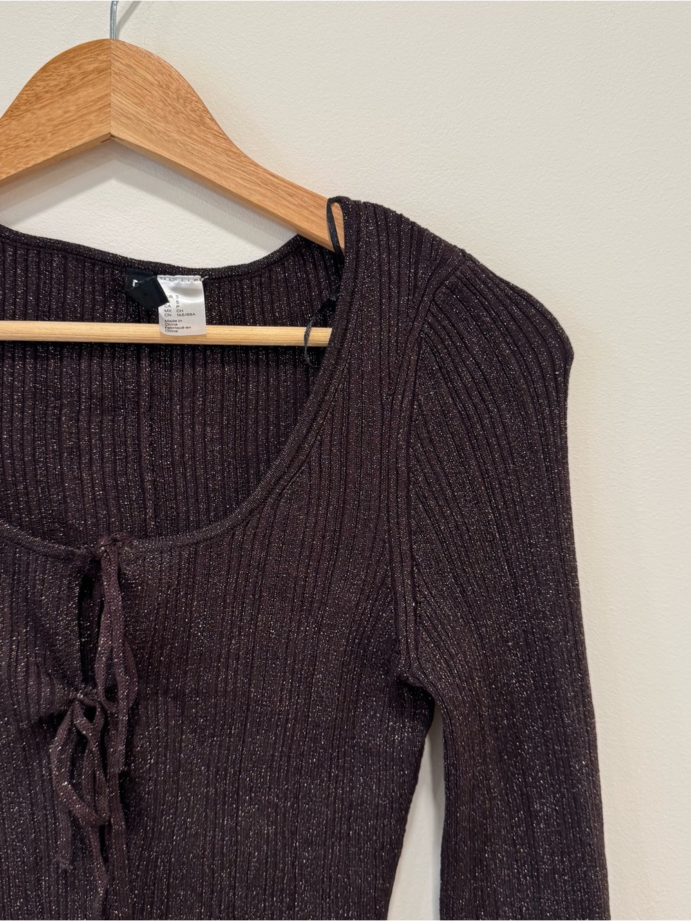 H&M Shimmery Rib Knit Wide Sleeve Ruffle Top - Picture 4 of 9